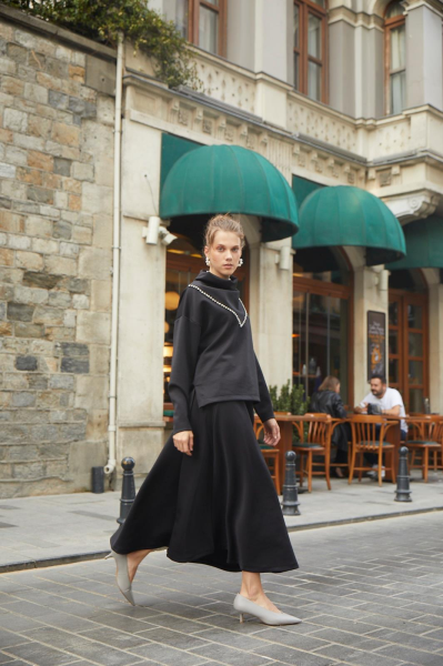 Rumba Taş Detaylı Siyah Scuba Bluz Etek Takım