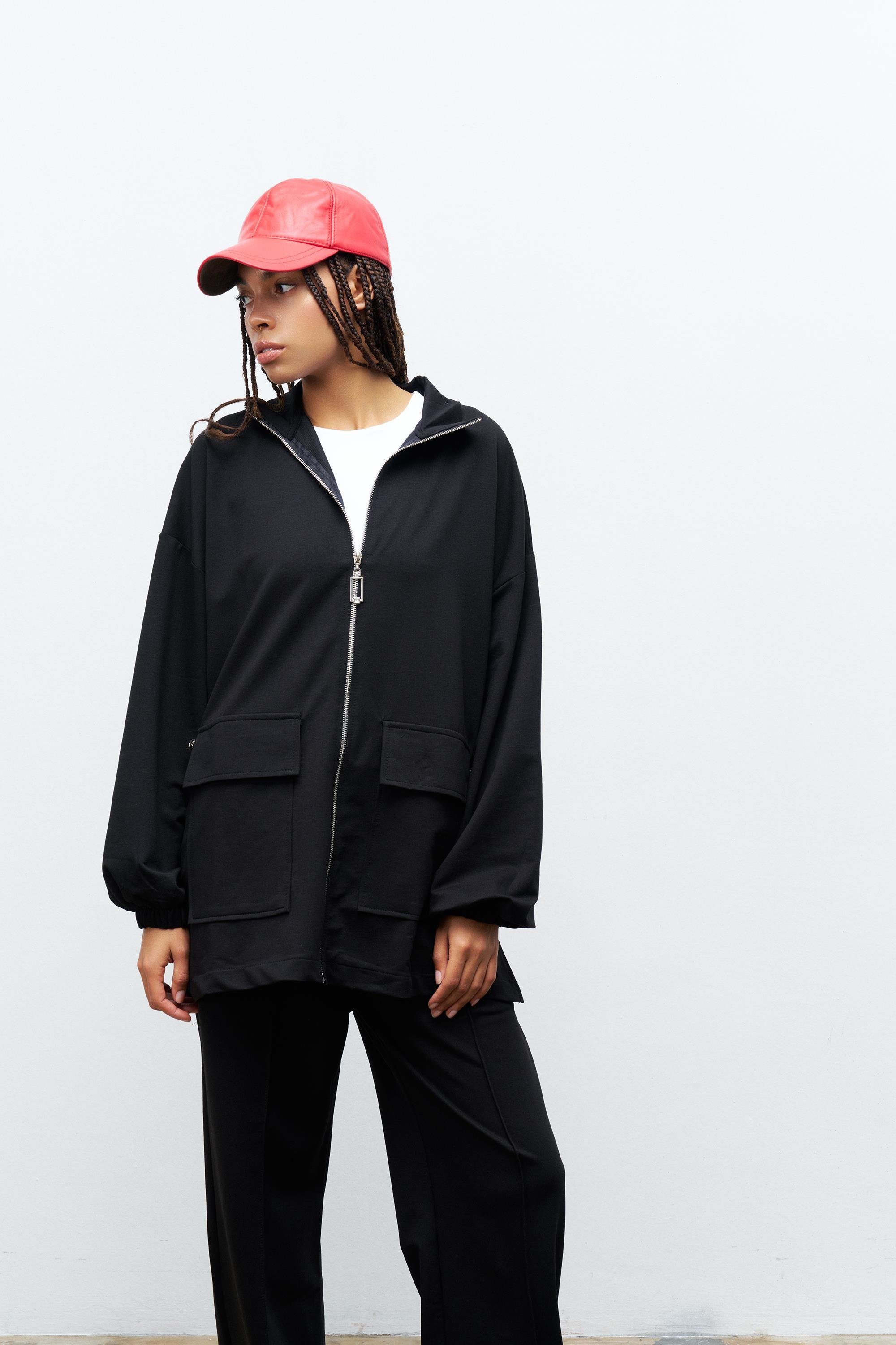 Siyah Kadın Dik Yaka Fermuarlı Kapaklı Cep Detaylı Bol Paça Pamuklu Örme Alt Üst Takım