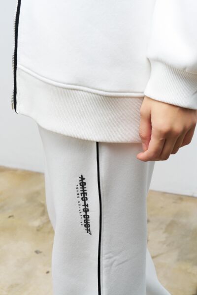 Ekru Kadın Yazı Baskı Detaylı Fermuarlı İçi Polarlı Alt Üst Takım