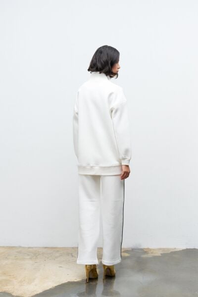 Ekru Kadın Yazı Baskı Detaylı Fermuarlı İçi Polarlı Alt Üst Takım