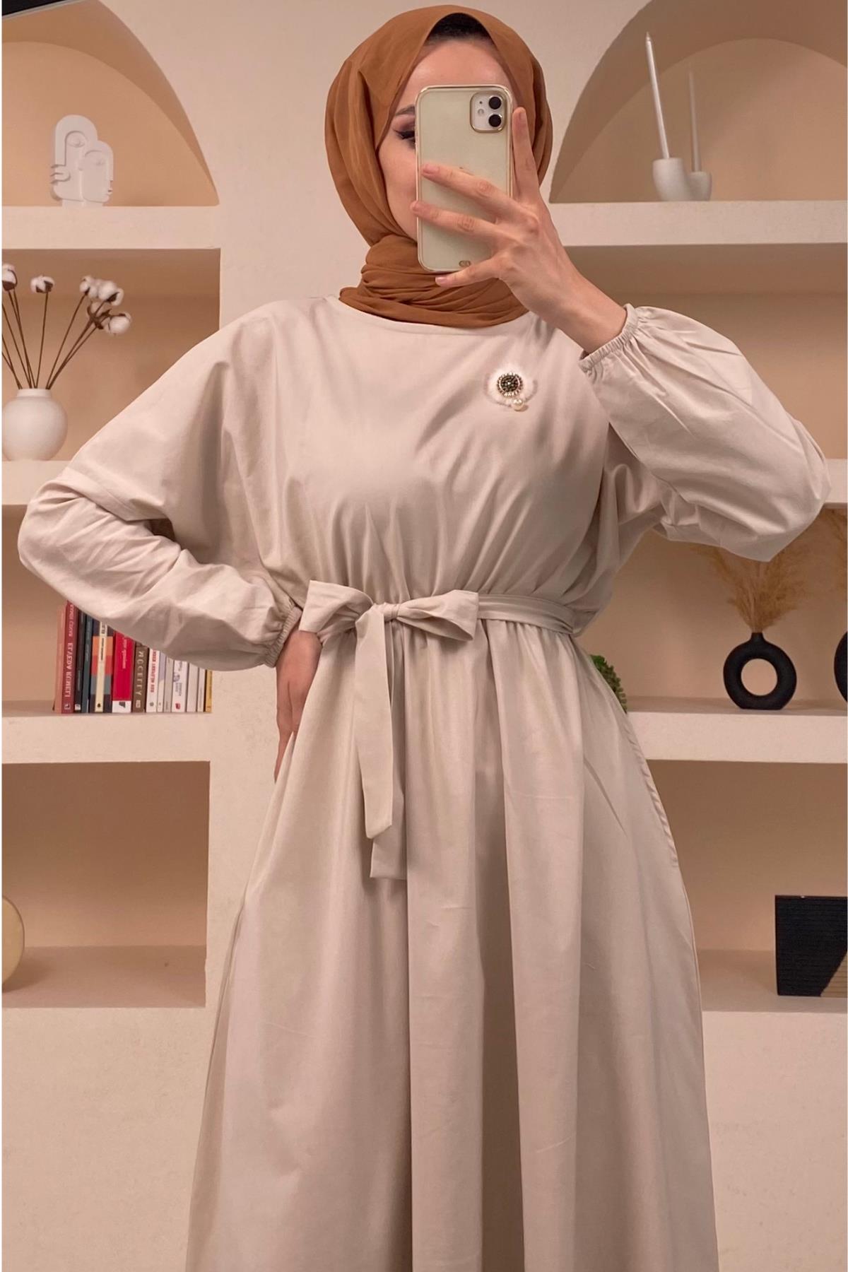 Oranje Broşlu ve Cepli Dokuma Taş Elbise