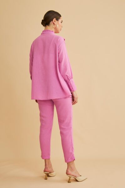 Jade Süs Dikişli ve Düğmeli Fırfır Yaka Keten Pembe Tunik Pantolon Takım