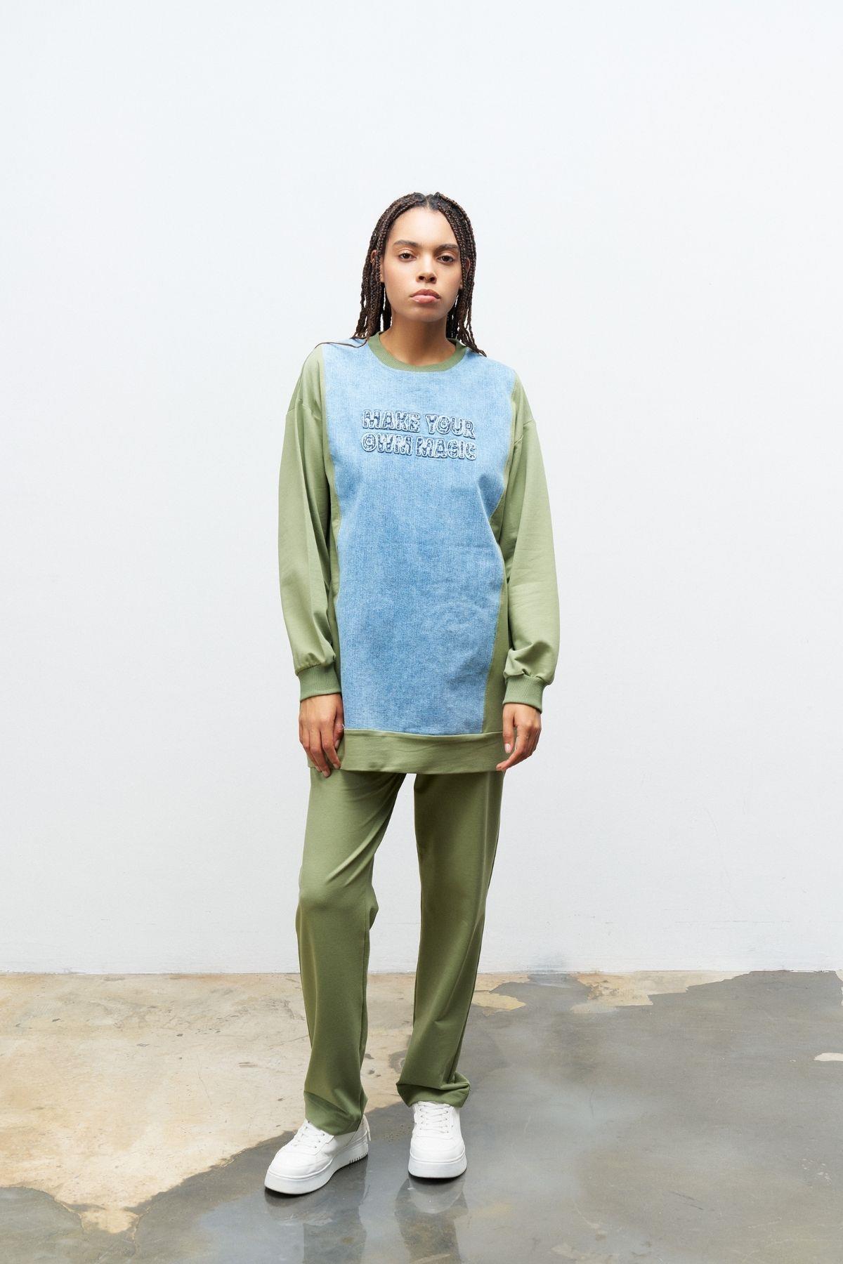 Koyu Haki Kadın Denim Üzeri Nakış İşlemeli Bisiklet Yaka Sweatshirt  Dar Paça Pantolon Pamuklu Örme Alt Üst Takım