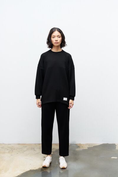 Siyah Terletmez Süs Etiket Detaylı Üst  Ve Bel Lastikli Pantolon Modal Takım