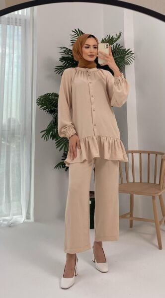 Ayrobin Düğmeli ve Eteği Fırfırlı Bej Takım