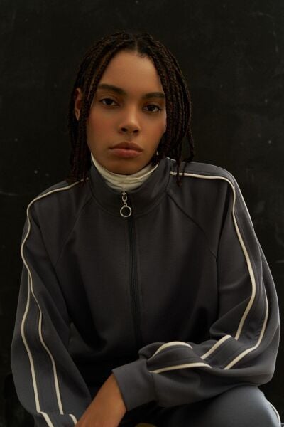 Füme Kadın Kol Üst Ve Pantolon Yan Şerit Detaylı  Fermuarlı Dik Yaka Modal Alt Üt Takım