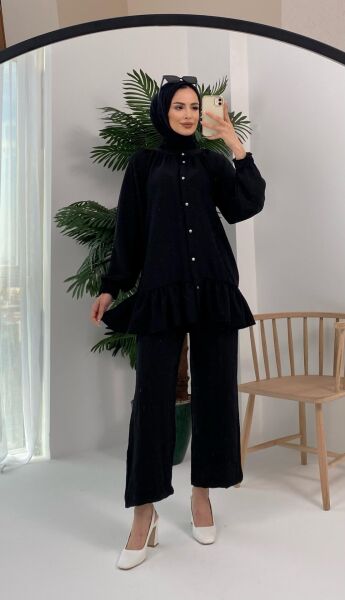 Ayrobin Düğmeli ve Eteği Fırfırlı Siyah Takım