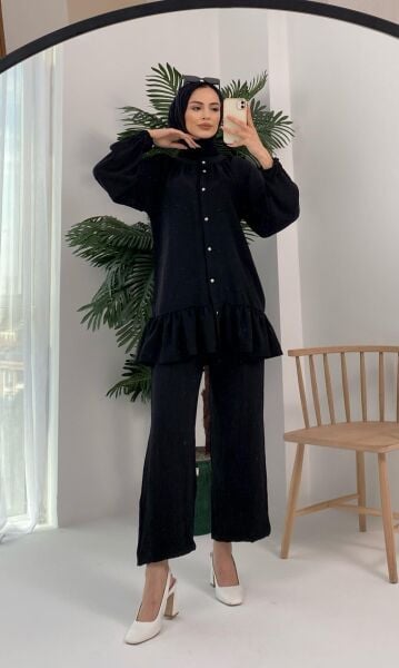 Ayrobin Düğmeli ve Eteği Fırfırlı Siyah Takım