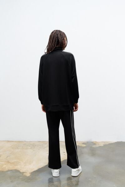 Siyah Kadın Kol Üst Ve Pantolon Yan Şerit Detaylı  Fermuarlı Dik Yaka Modal Alt Üt Takım