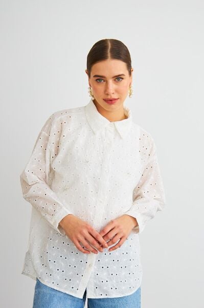 Chiko Taş İşlemeli Beyaz Brode Gömlek