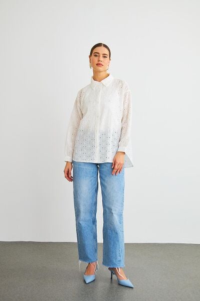 Chiko Taş İşlemeli Beyaz Brode Gömlek