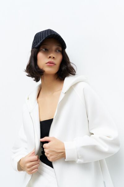 Ekru Kadın Cep Etiket Detaylı  Kapüşonlu İçi Polarlı Alt Üst Takım