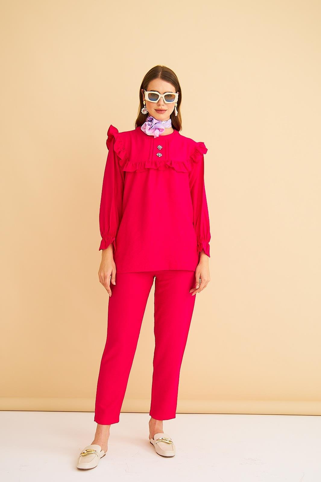 Porty Taş İşlemeli ve Fırfır Detaylı Fuşya Tunik Pantolon Takım