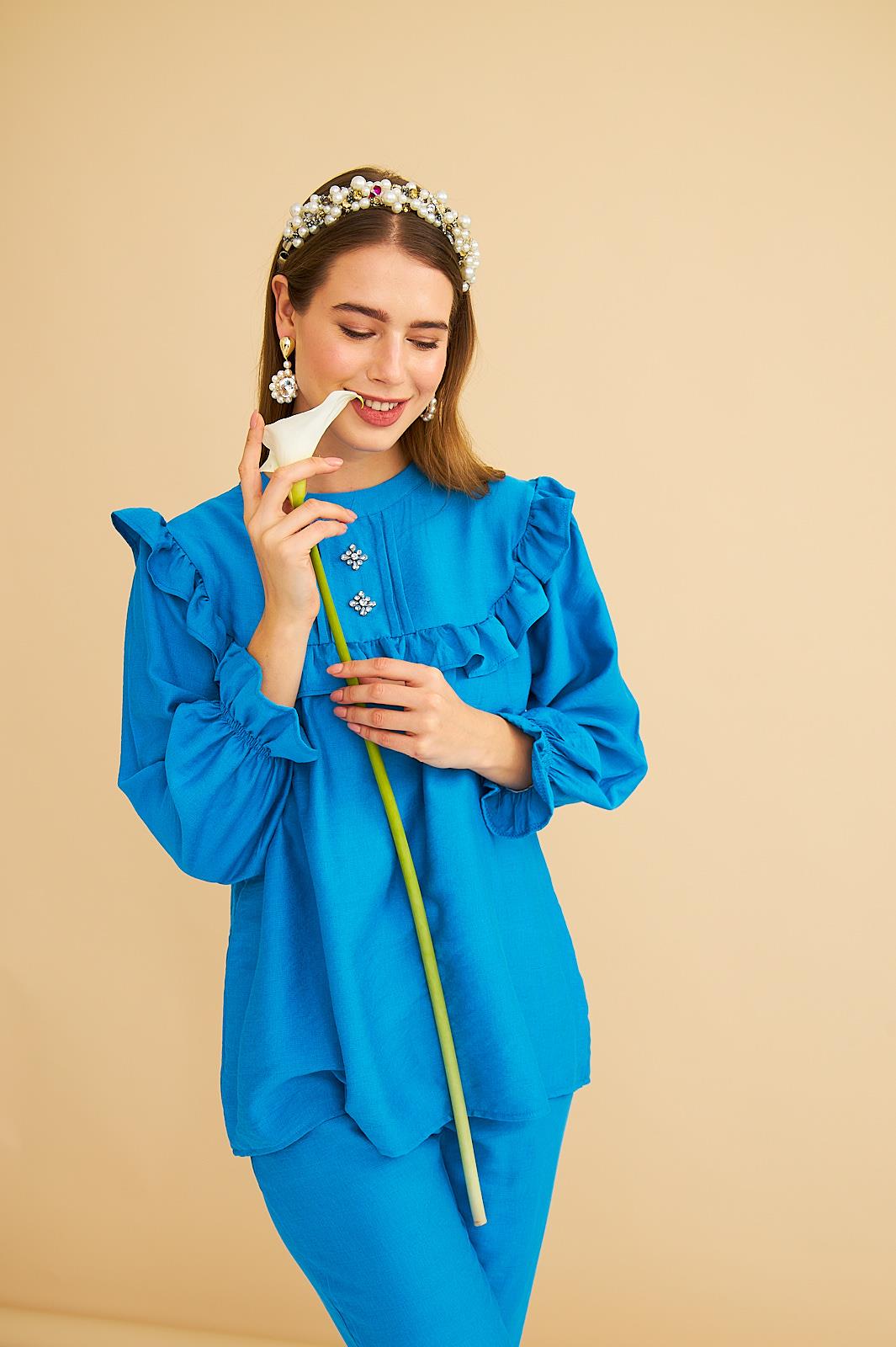 Porty Taş İşlemeli ve Fırfır Detaylı Mavi Tunik Pantolon Takım