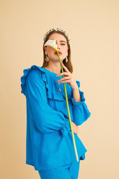 Porty Taş İşlemeli ve Fırfır Detaylı Mavi Tunik Pantolon Takım