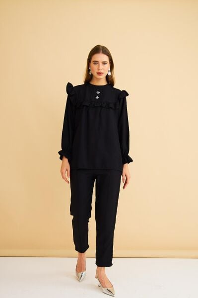 Porty Taş İşlemeli ve Fırfır Detaylı Siyah Tunik Pantolon Takım