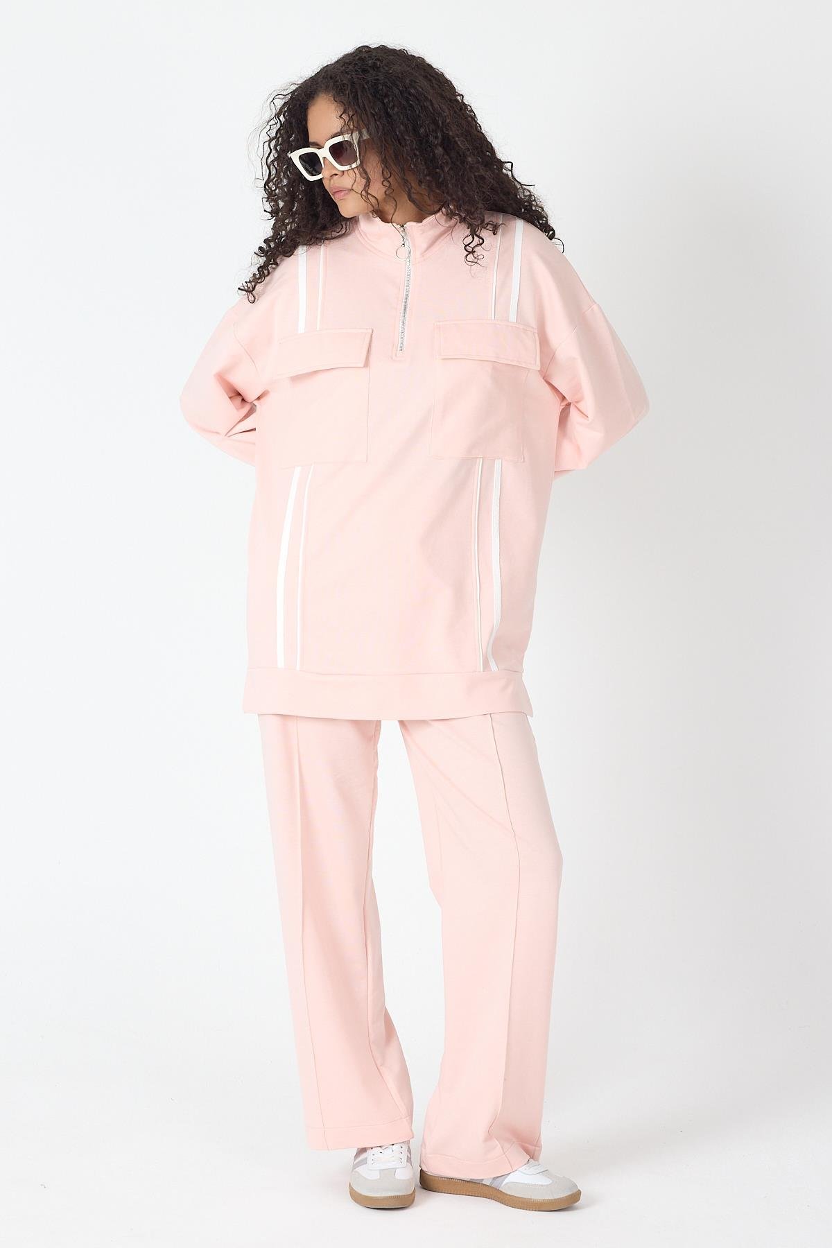 Pudra Kadın Etek Yırtmaçlı Fermuar Kapamalı Cep Detaylı Sweatshirt Ve Bol Paça Nervürlü Pantolon Pamuklu Örme Alt Üst Takım