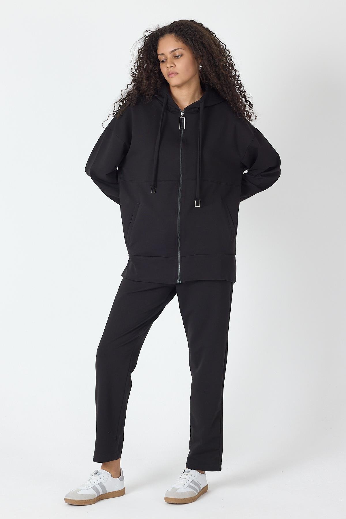 Siyah Kadın Fermuar Kapamalı Kapüşonlu Sweatshirt Ve  Bol Paça Pantolon Pamuklu Örme Alt Üst Takım